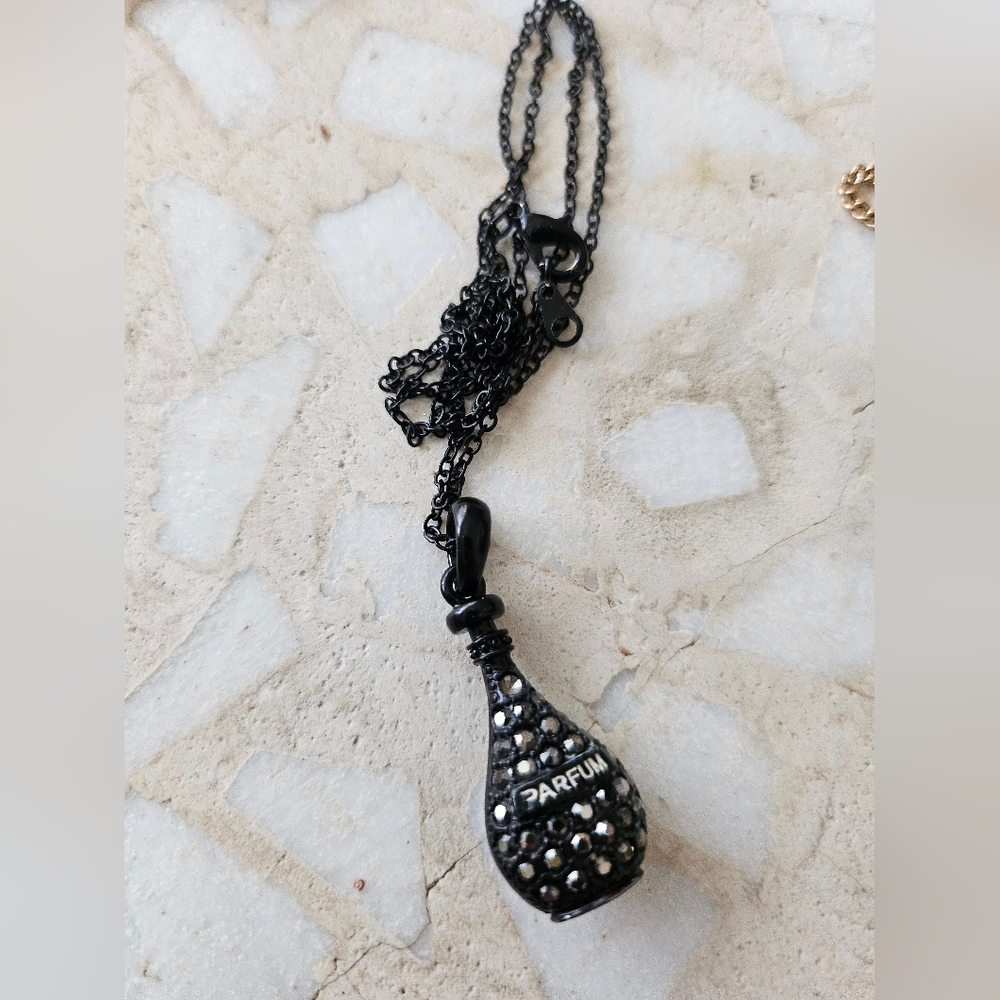 🖤Vintage Perfune Bottle Necklace♡
